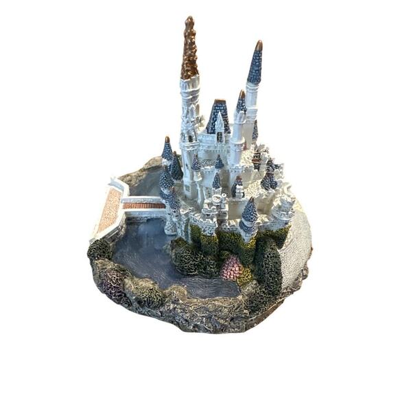 Rare Retired Walt Disney Sculpted Cinderella Castle Autographed - Picture 4 of 6